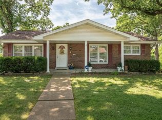 118 Sir Moss Ln, Fenton, MO 63026