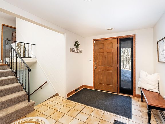 3rd image of 4870 Woodridge Dr