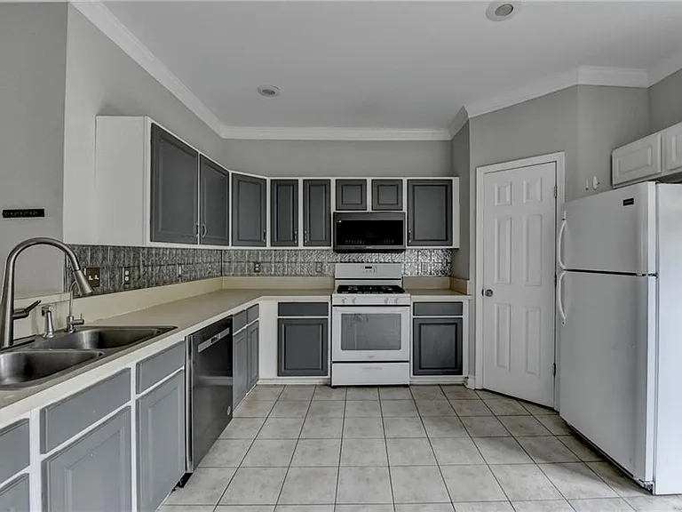 3187 Mill Springs Cir — Photo 12