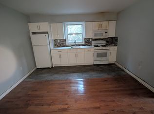 207 3rd St FLOOR 2, Newark, NJ 07107