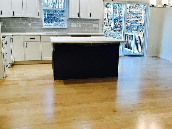 2nd image of 7 Morse Ave