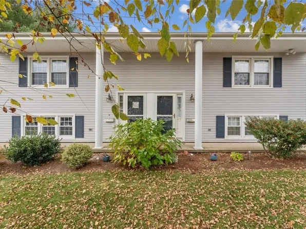 419-421 Dover Ave E, Riverside, RI 02915