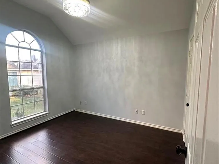 105 Harbor Court Dr — Photo 22