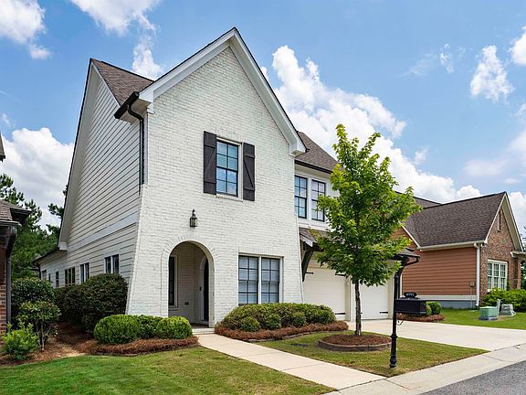 2nd image of 4991 Hawthorne Pl