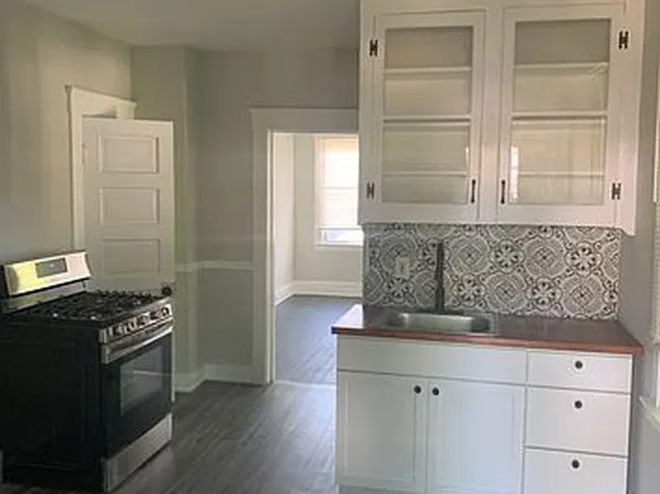 826 Brayton Ave, Cleveland, OH 44113