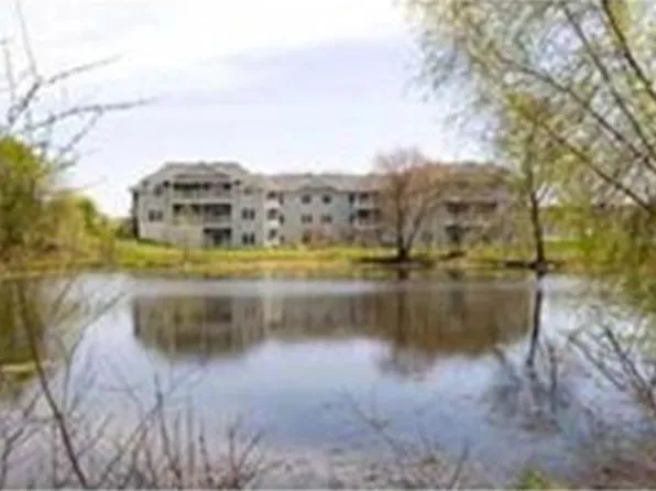 43 Kendall Ave APT 107, Sherborn, MA 01770