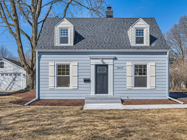 1403 S 5th St, Saint Charles, IL 60174