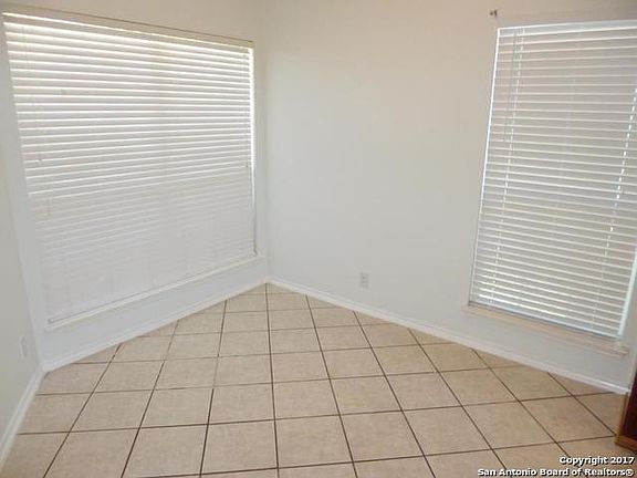 2nd image of 735 Pinafore St
