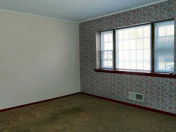 4th image of 1058 Colfax Ave