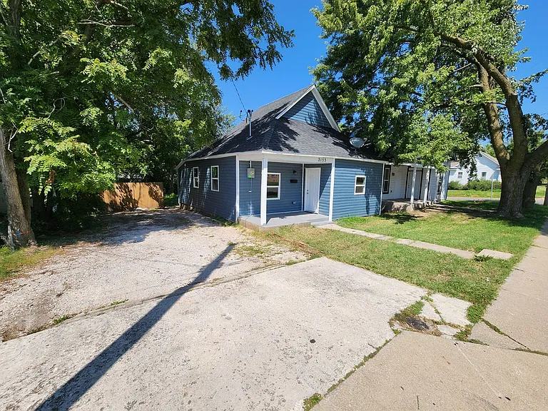 2153 N National Ave — Photo 31