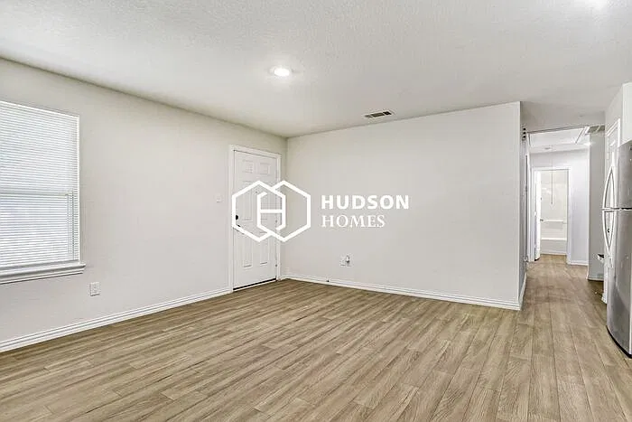 8837 Crestview Dr — Photo 3
