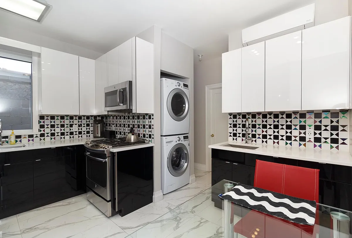 Building Photo - 4711 13th Ave #2