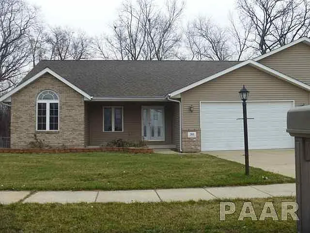 300 Cottonwood Cir photo 1