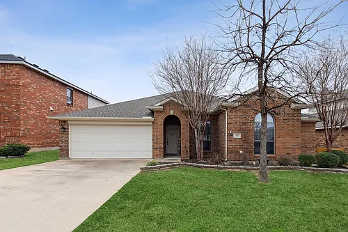 525 Braewick Dr Photo 1