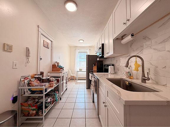 3rd image of 8 Ransom Rd