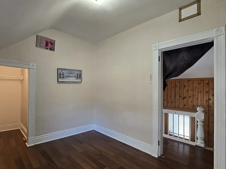75 Rogers Ave — Photo 23