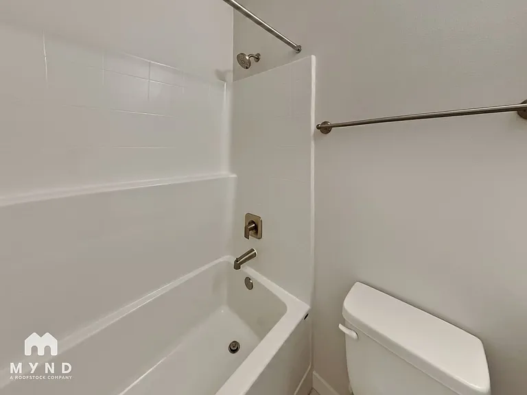 10944 NE 189th St #D — Photo 15