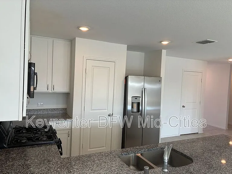 2840 Eppright Dr — Photo 5