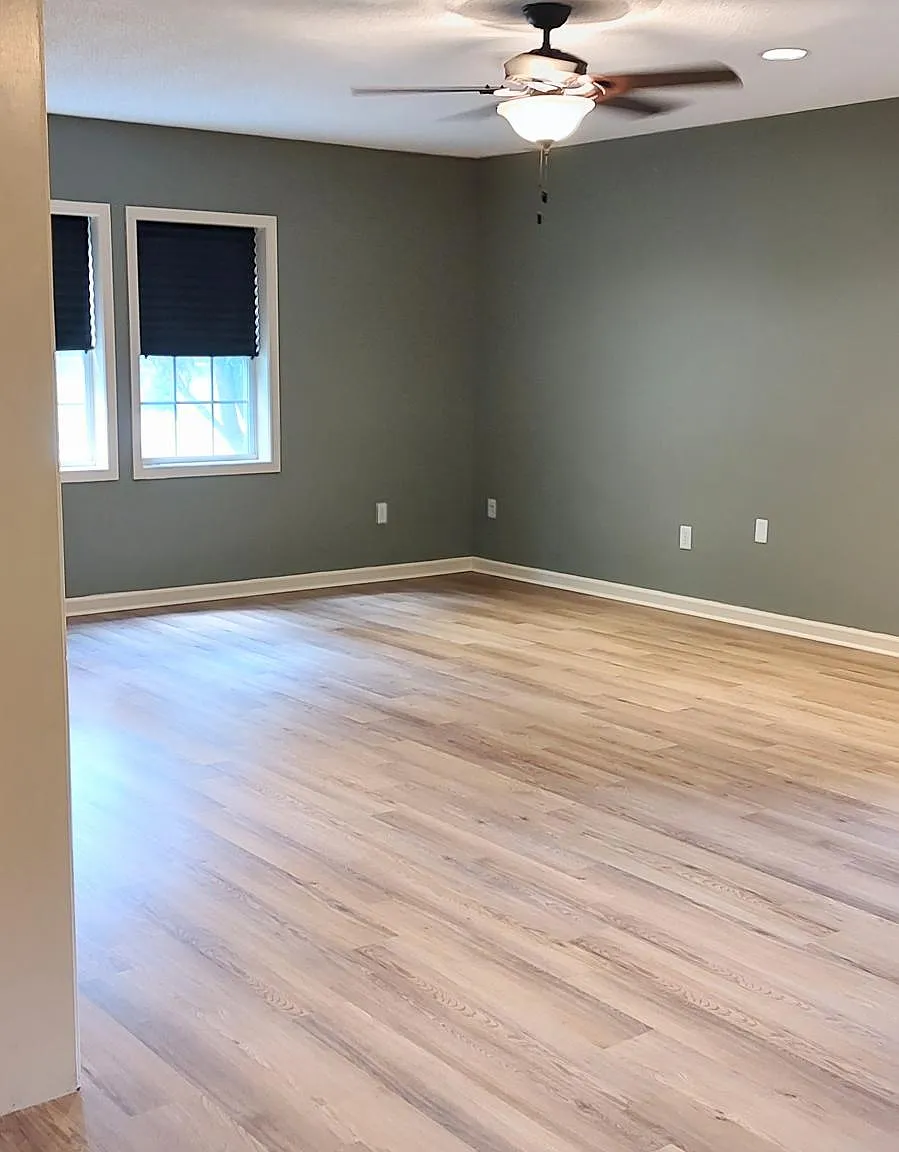 29 SE Jim St — Photo 2
