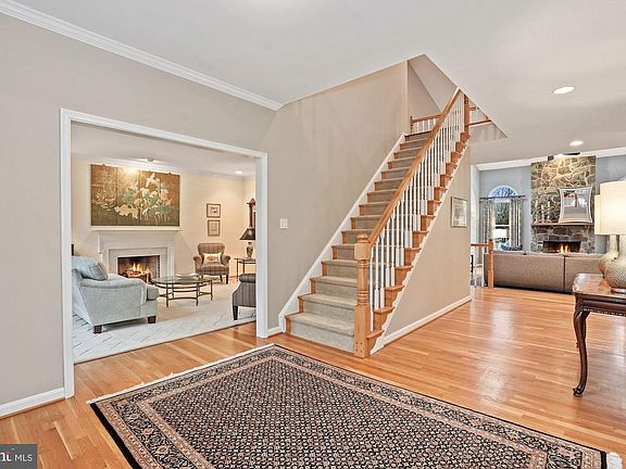 5th image of 10309 Greenwood Pl