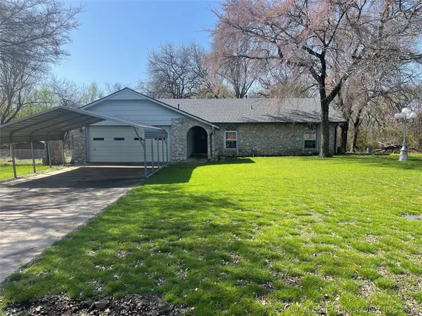 32044 E 724th Ter, Wagoner, OK 74467