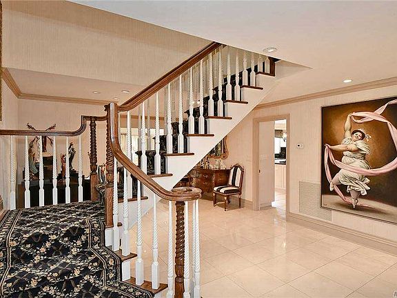 4th image of 8 Burnham Ln