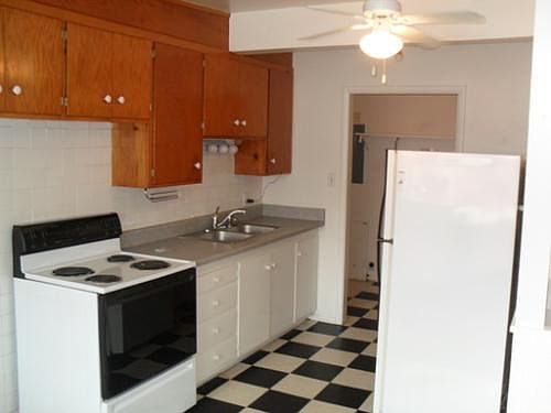 1st image of 1337 E Woodland Ave APT 2