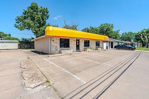 2125 Strawberry Rd Photo 1