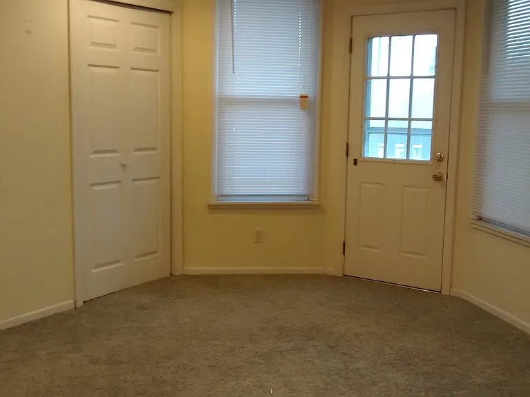 43 S Howard Ave — Photo 5