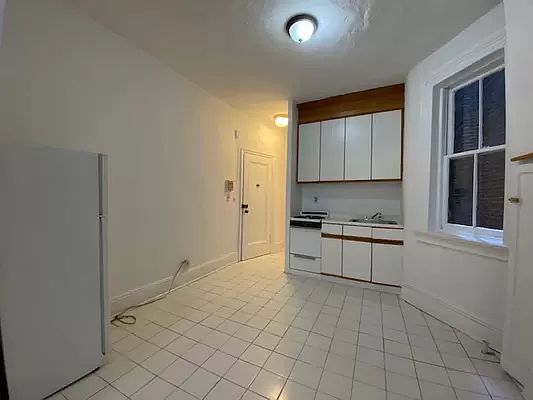 3rd image of 196 W 10th St #2C