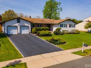 76 Gramercy Dr, Piscataway, NJ 08854