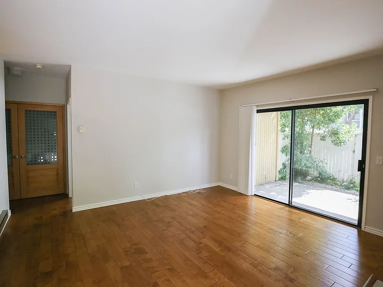 79 Schooner Ct — Photo 2