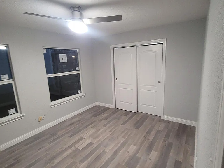 4024 Avenue N 1/2 — Photo 19