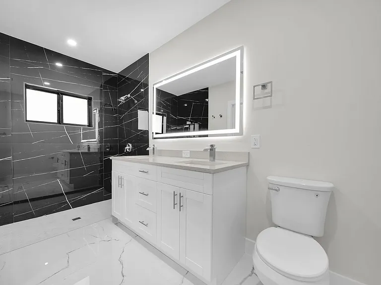 636 Ladd St — Photo 10