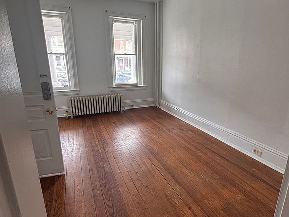 4th image of 710 Pennsylvania Ave Unit 1