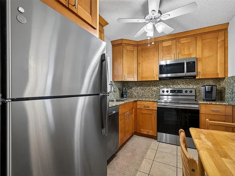 7625 Sun Island Dr S #207 — Photo 4