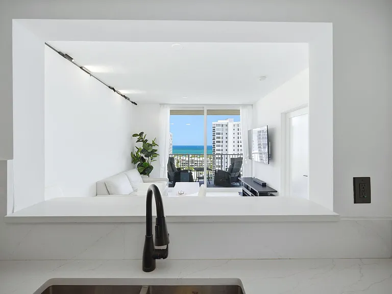 3020 NE 32nd Ave #1407 — Photo 9