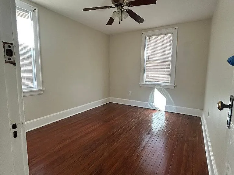 594 De Votie Ave #1 — Photo 6