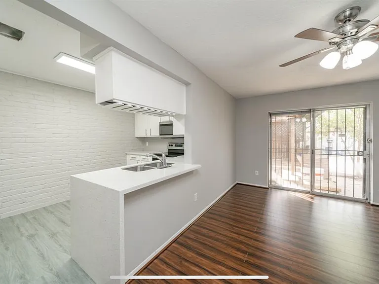 7056 Jetty Ln — Photo 9