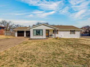 6720 Dorsett Dr, Bartlesville, OK 74006