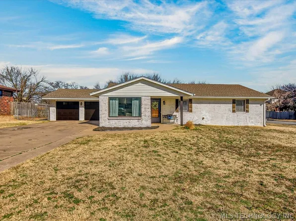 6720 Dorsett Dr, Bartlesville, OK 74006