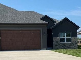 11664 Ridgeway Ct, Saint Joseph, MO 64505