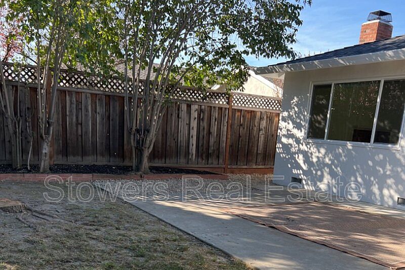 2nd image of 4311 Cornell Way