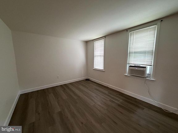 3rd image of 426 Judie Ln