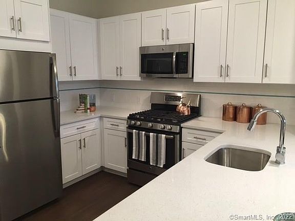 2nd image of 111B Morgan St #211