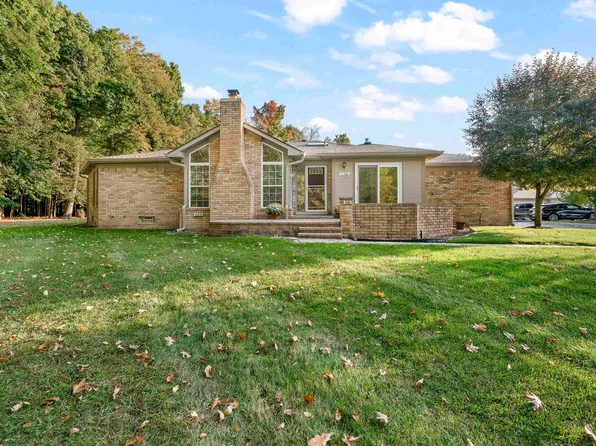 11301 Black Walnut Ct, Washington, MI 48094