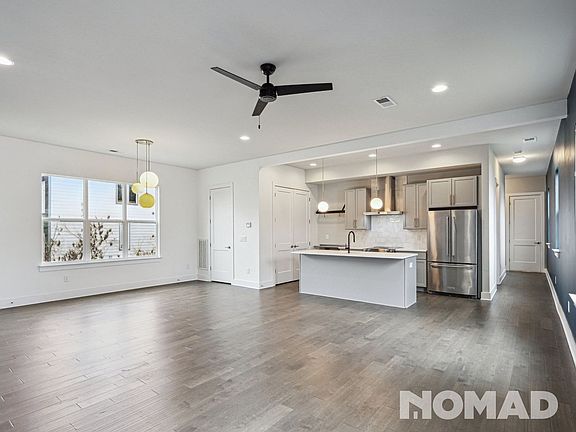 4th image of 1052 2nd Ave S #B