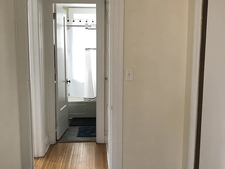 1629 E Superior — Photo 14