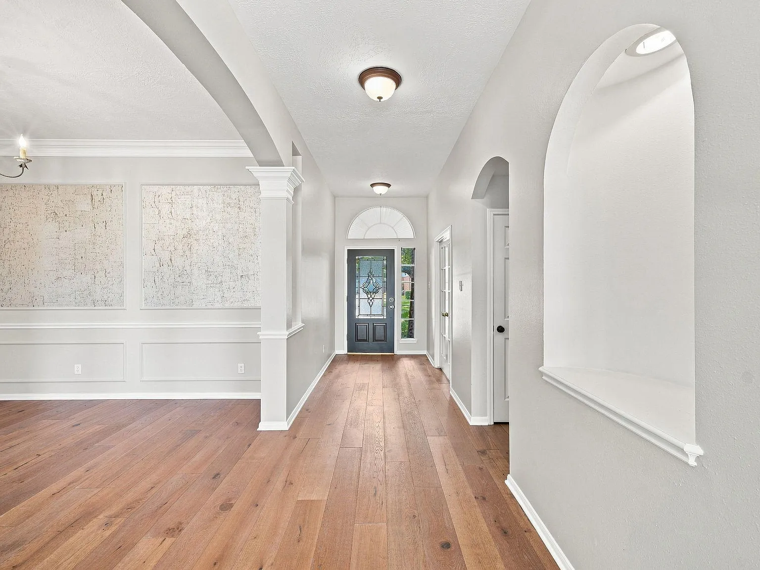 3 bed, 2.0 bath, 2058 sqft, $2,100 — Photo 4