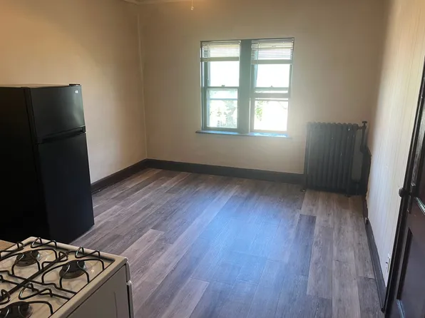 Lower East Side Milwaukee Studio and One bed Apartments- Flexible Lease Terms